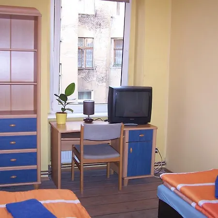 Film Hostel-2
